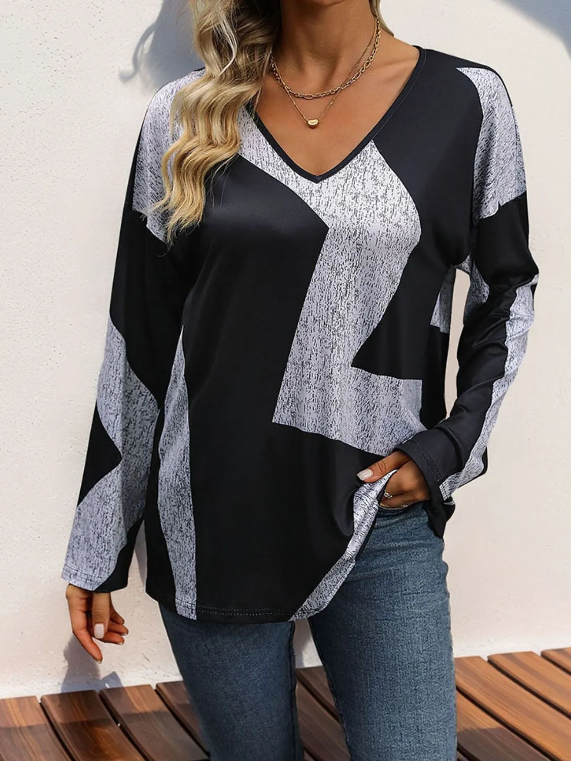 Color Block V-Neck Long Sleeve Top