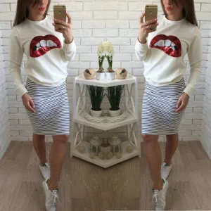 Lip Print Sequins Round Collar Long Sleeves Sweatshirt