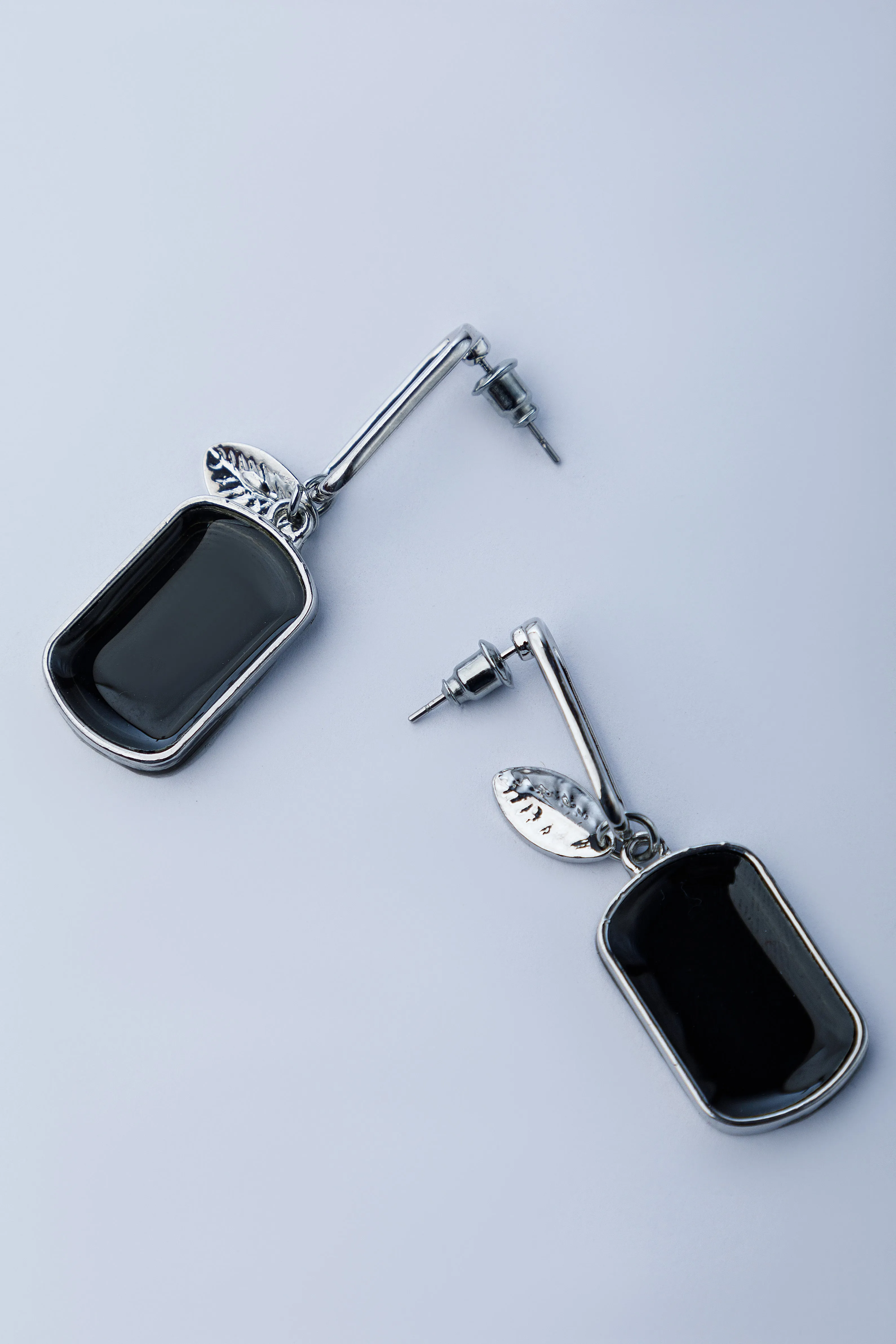 WOMEN EARRINGS - BLACK (WAJE23W-1001)